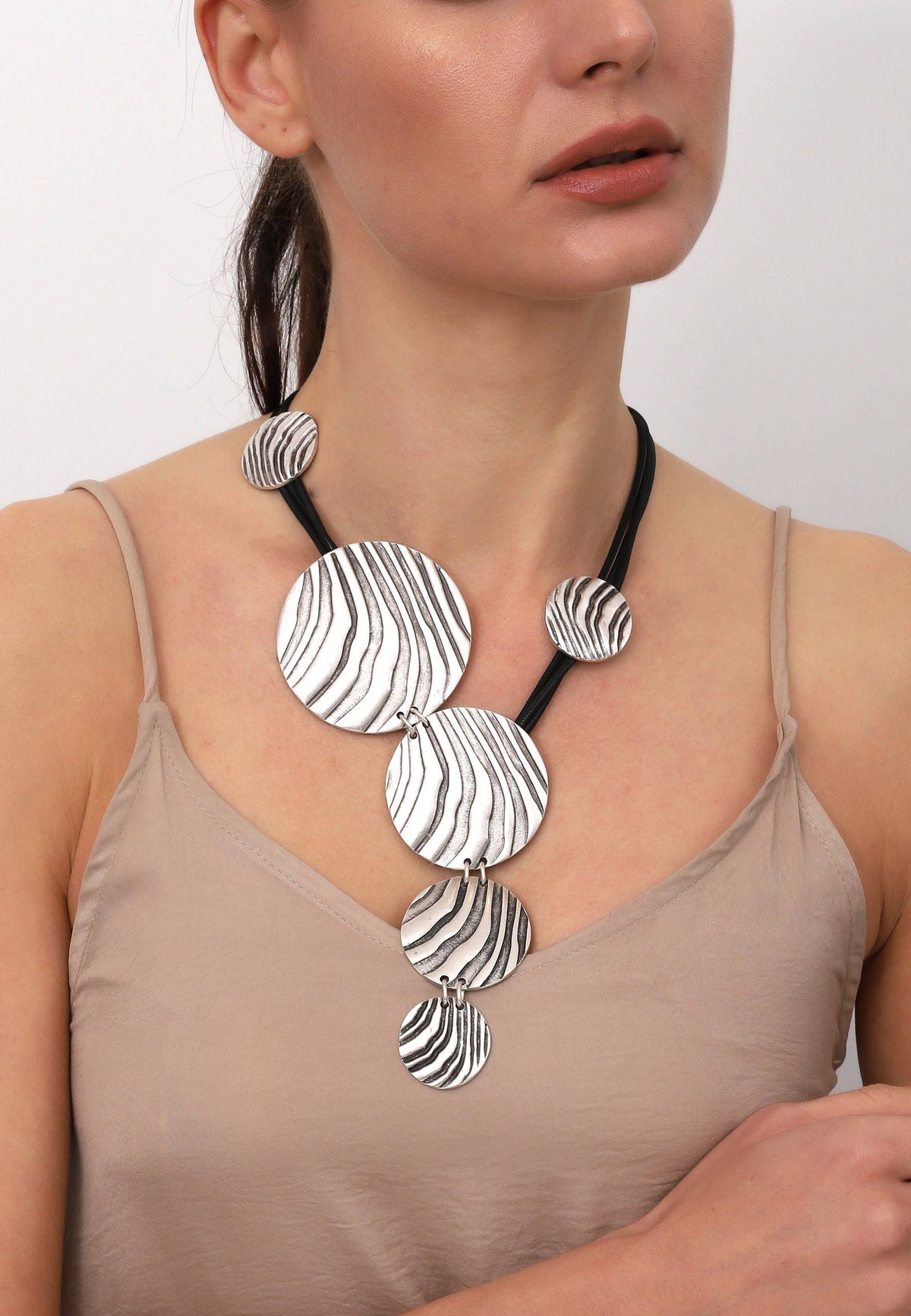 Circle Line Pattern Leather Necklace